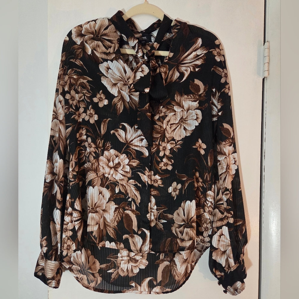 Express Floral Blouse in Black and Brown